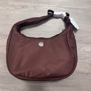Lululemon City Essentials 4L Bag  Lava Cake